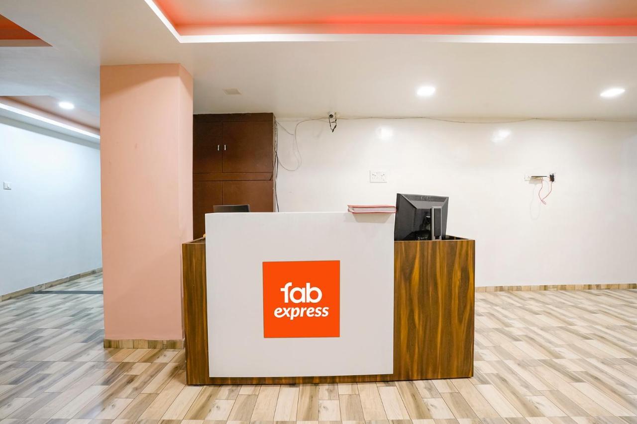 Hotel Fabexpress Blue Stone Surat Zewnętrze zdjęcie