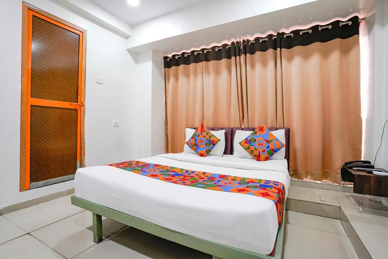Hotel Fabexpress Blue Stone Surat Zewnętrze zdjęcie