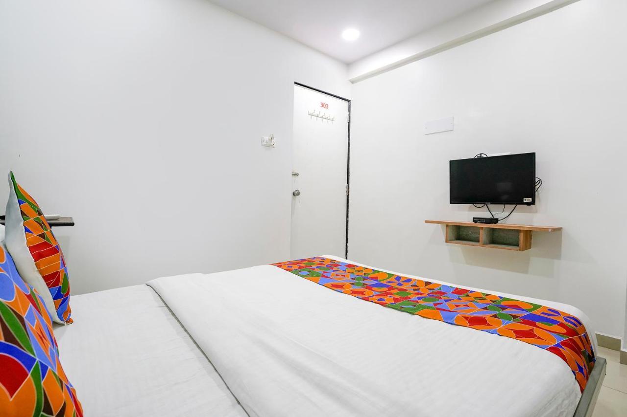 Hotel Fabexpress Blue Stone Surat Zewnętrze zdjęcie