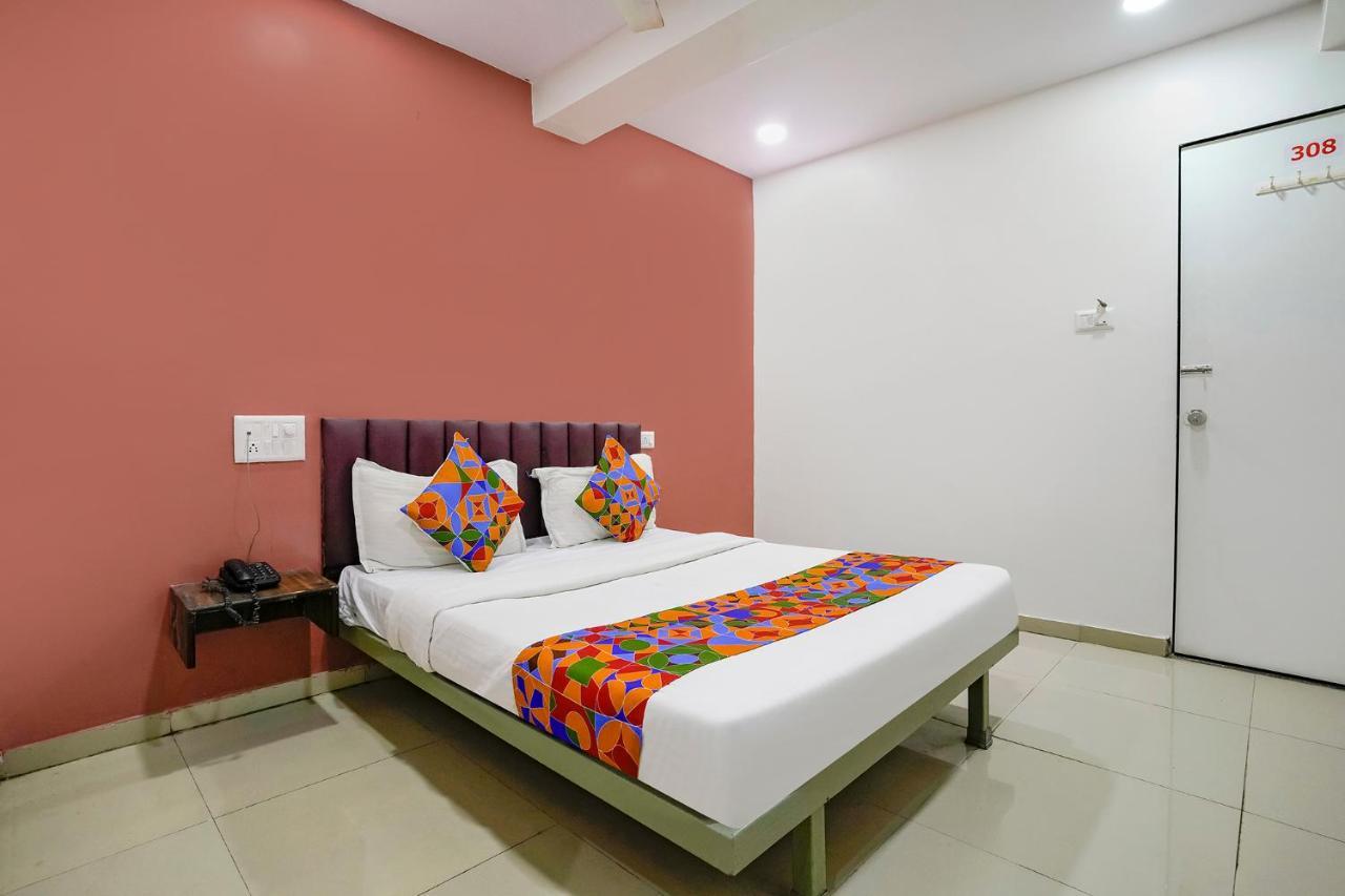 Hotel Fabexpress Blue Stone Surat Zewnętrze zdjęcie