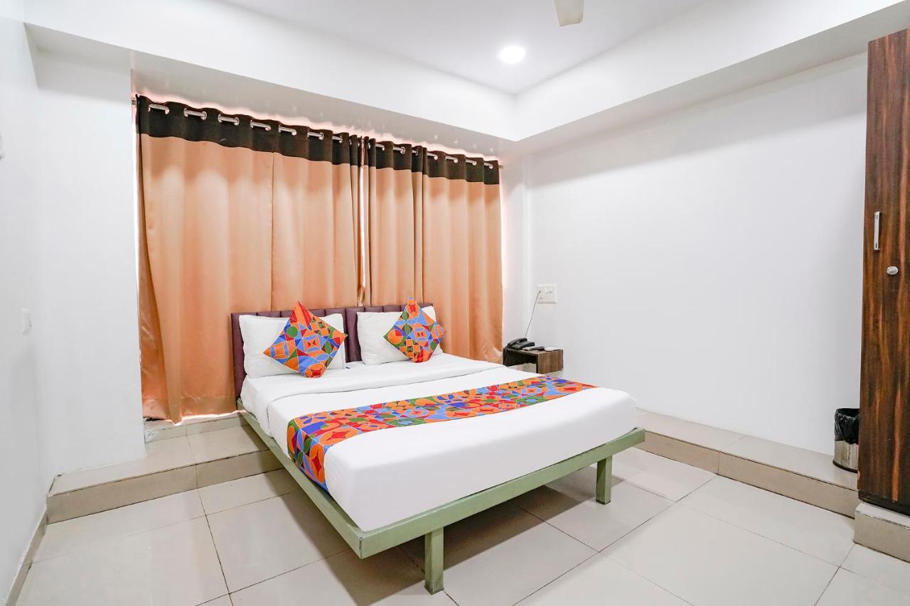 Hotel Fabexpress Blue Stone Surat Zewnętrze zdjęcie