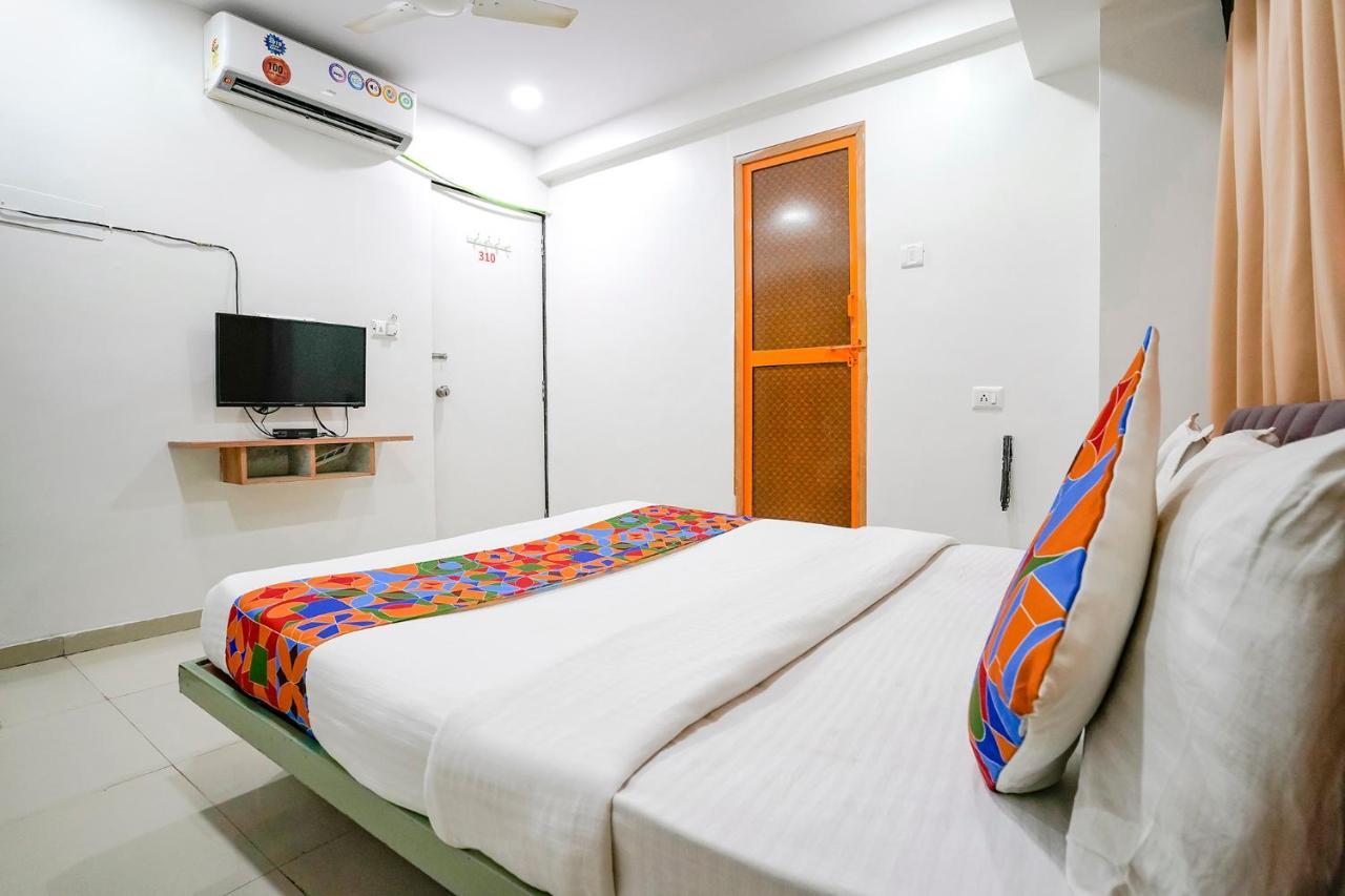 Hotel Fabexpress Blue Stone Surat Zewnętrze zdjęcie