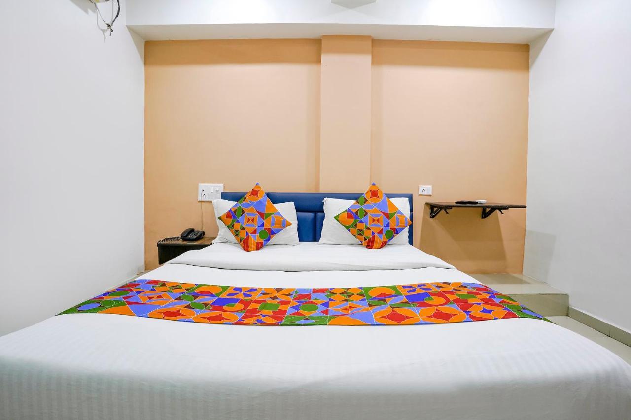 Hotel Fabexpress Blue Stone Surat Zewnętrze zdjęcie